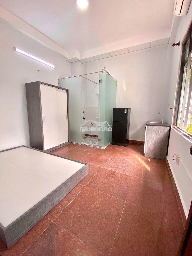 Studio cửa sổ trời máy lạnh phía sau emart giá rẻ - 2