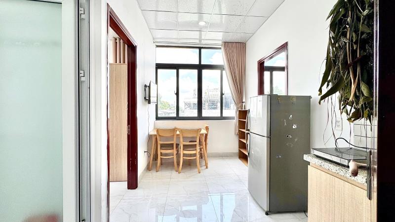 Căn hộ 2pn thang máy hầm xe bảo vệ ngay mặt tiền trần quang khải, gần đại  học ueh isb , wsu, ussh