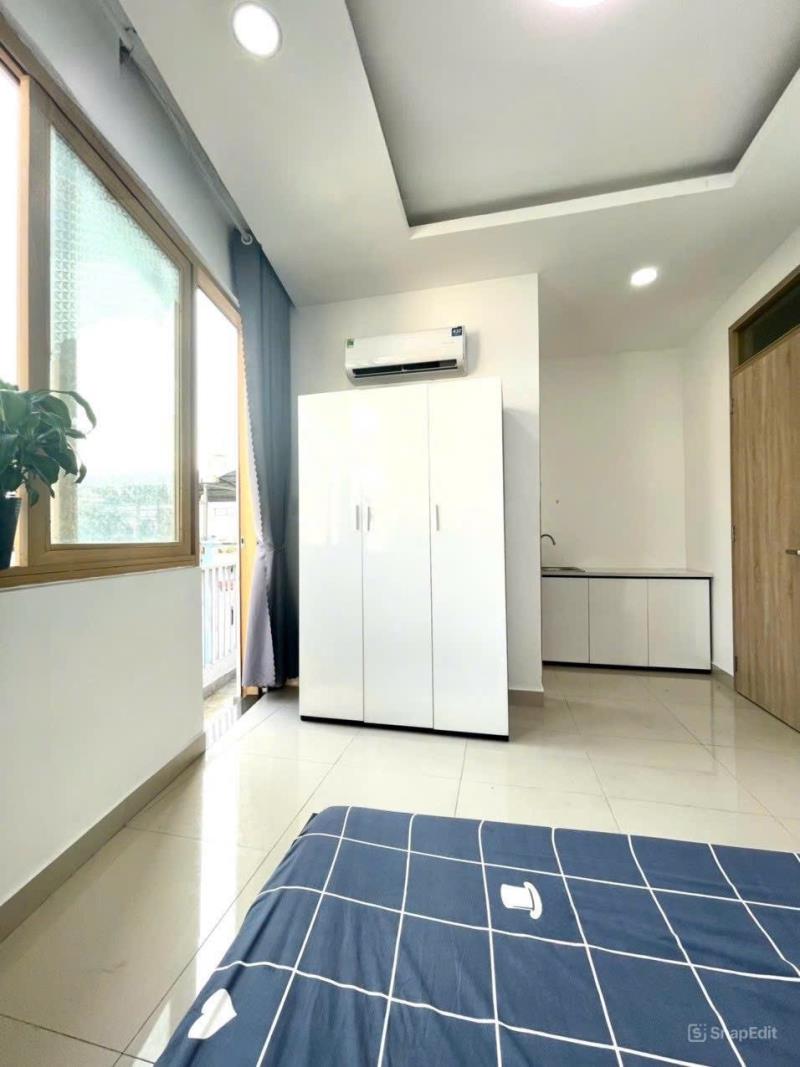 Phòng full nội thất, ban công siêu thoáng q3 - 3