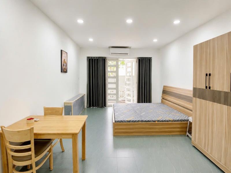 1pn ban công, tách bếp, mgr đi bộ tới đại học hutech, ngoại thương, gtvt, đường d5, ung văn khiêm, ngã tư hàng xanh