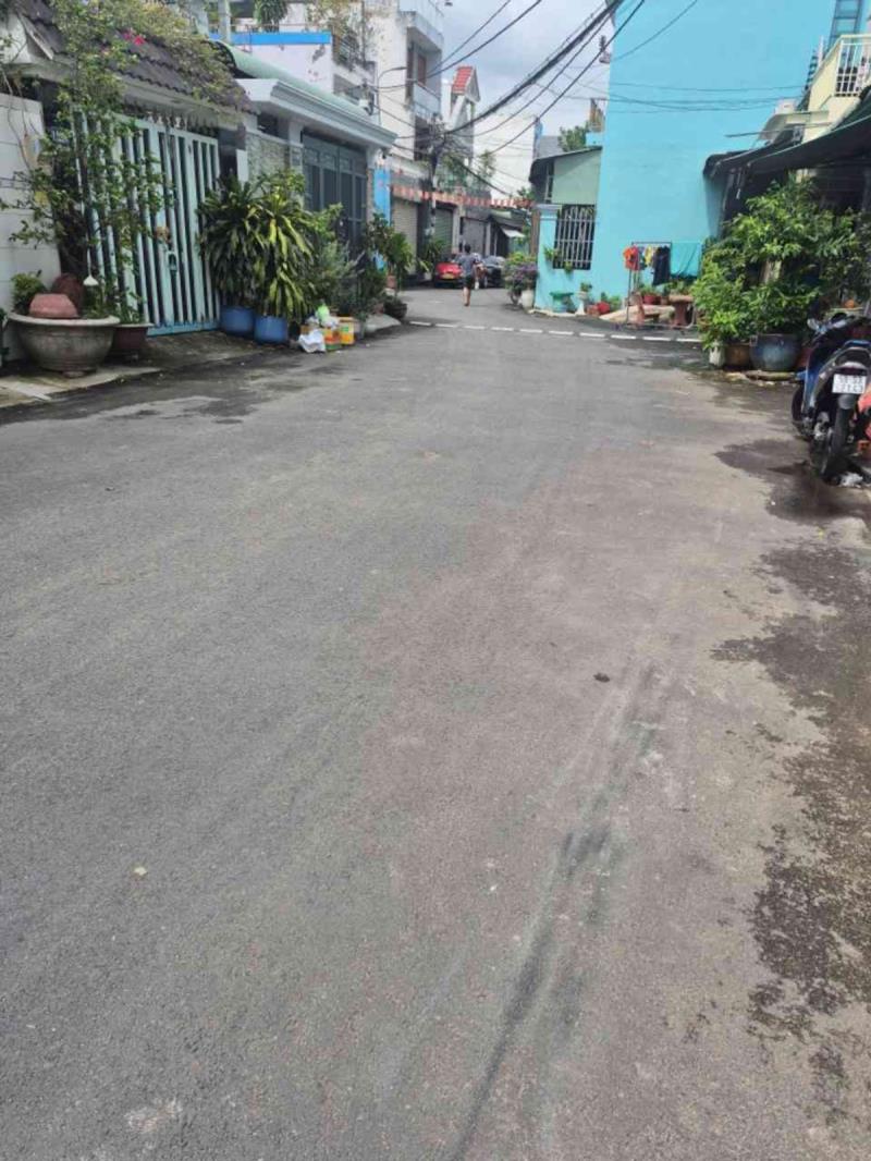 6,4 tỷ – nhà 2 tầng mặt tiền tiền lân 18 – ngang 5m – dài 23m – nở hậu