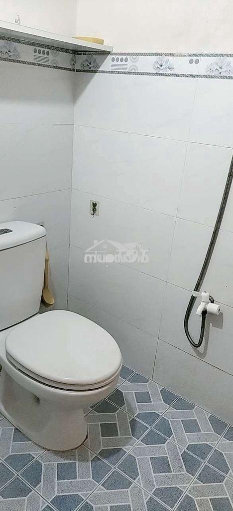 Nhà gần chợ bình thành.trường kim đồng - 2