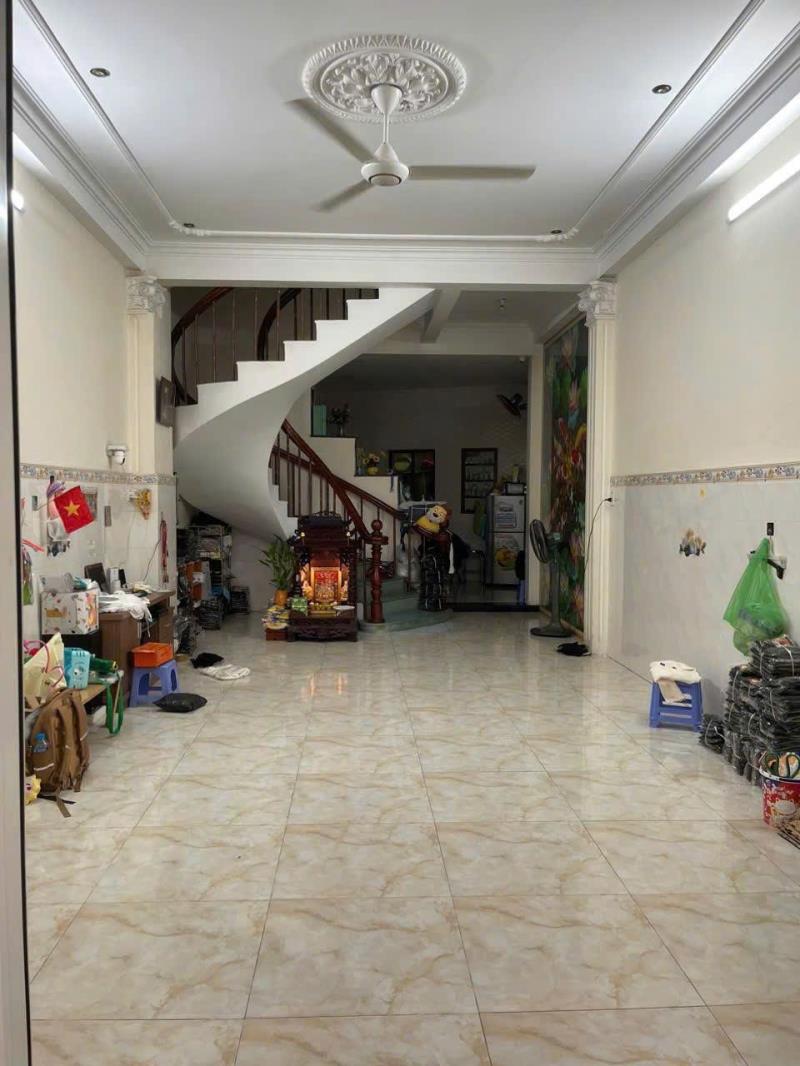 Nhà đẹp 4 tầng – ( 4.4 x 14.3m ) đường hồng lạc- lạc long quân-  chỉ nhỉnh 7 tỷ 