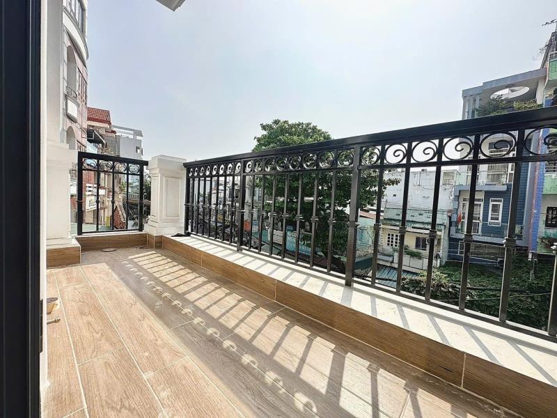 Cho thuê căn hộ gác lửng + ban công riêng  - 4