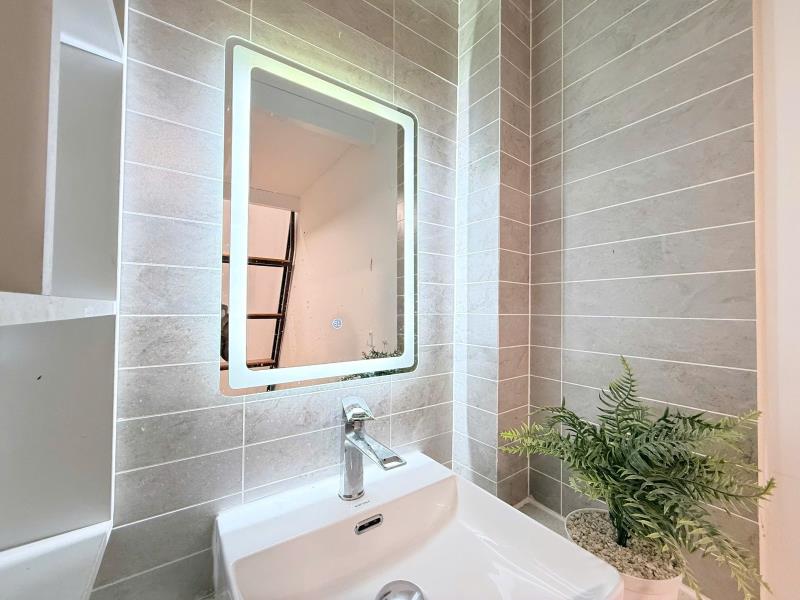 Cho thuê duplex full nội thất - ban công - ngay ngã tư hàng xanh chỉ 5tr  - 4