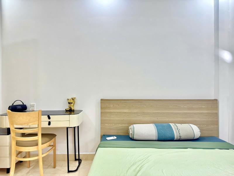 Căn hộ 1pn tách bếp - full nội thất - cửa sổ trời - gần dh hutech, văn lang, uth - chỉ 5p tới ngã tư hàng xanh - gần q1, q2, phú nhuận  - 2