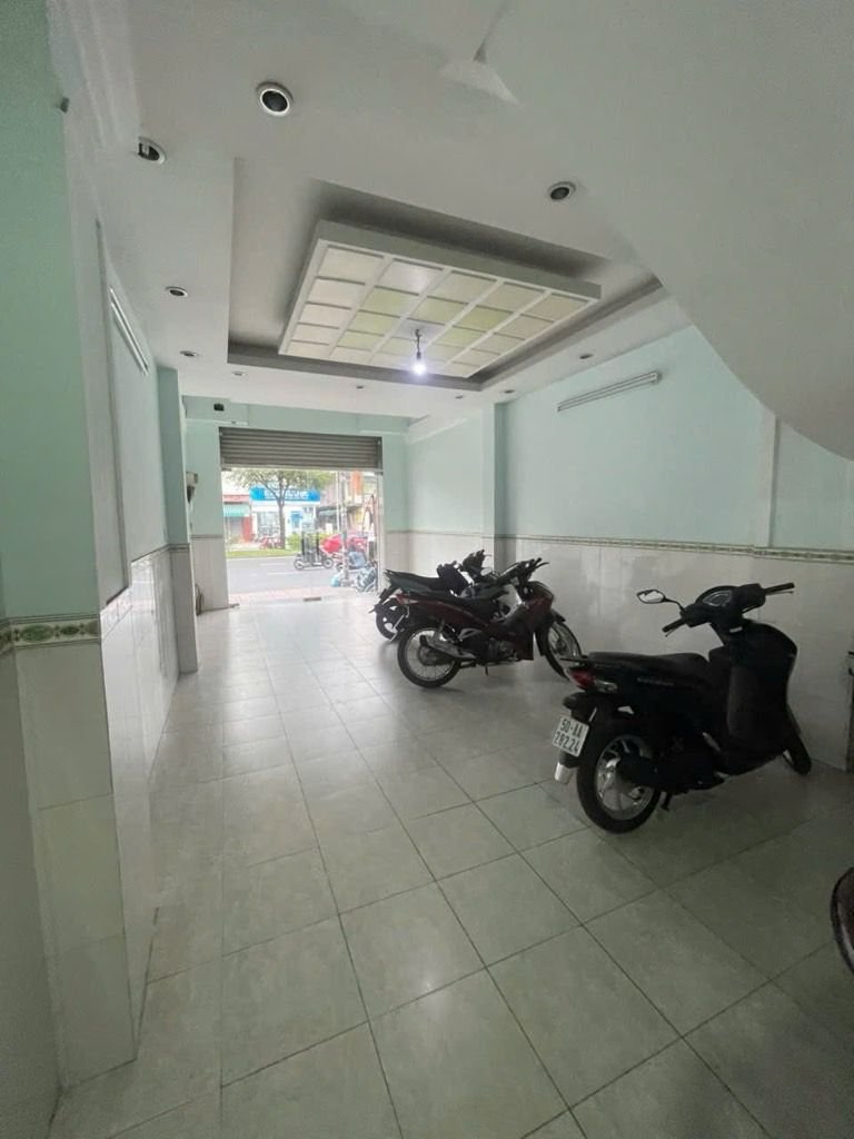 Ngay cầu vượt cây gõ - mặt tiền hồng bàng – q.6 - 5 tầng – dt: 4.1*16m – 21 tỷ 5