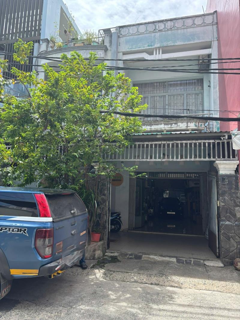 Gần đần sen – hẻm xe tải thông -  hoà bình -tân phú- dt:4*20m- 11 tỷ 2 - 2