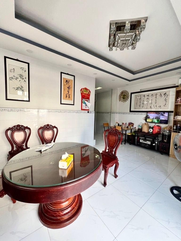 Mặt tiền kinh doanh -  hoàng ngọc phách - tân phú -dt: 5.8*22m - 5 tầng – 23 tỷ 5 - 4