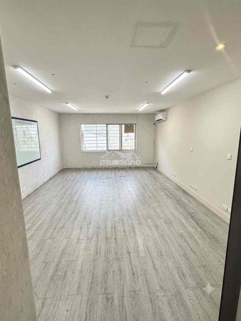 Phòng trọ lớn mặt tiền quận 5 giá rẻ - 2
