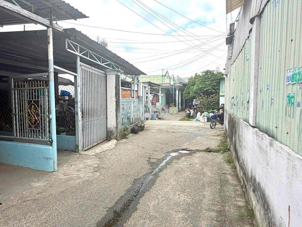 Nhà cấp 4  (6m x 23m)  133 thô cư . khu dân cư , tân xuân - 3