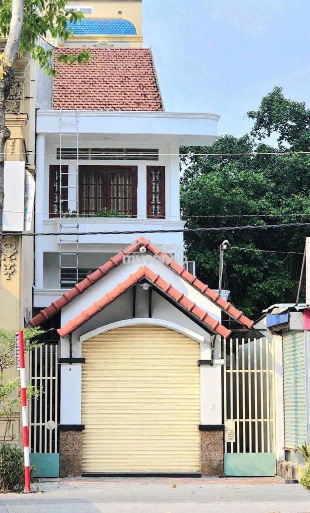 Mặt bằng kinh doanh 1 trệt 2 lầu 5x33m.