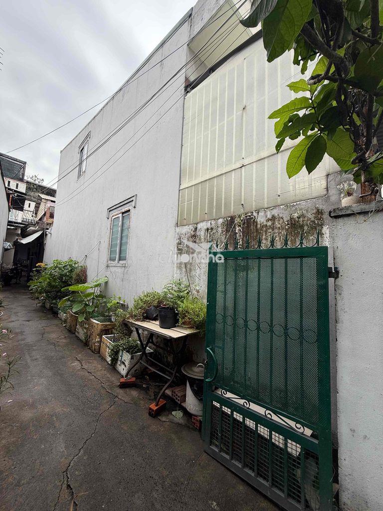 Nhà gác đúc 2 phòng ngủ nội thất chính chủ - 2