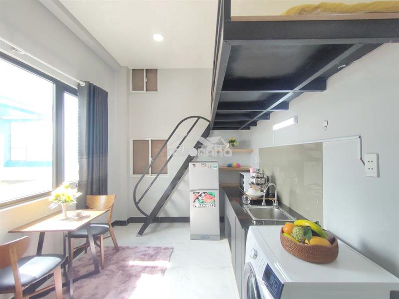 Gác lửng đón nắng - ngay khu ẩm thực phan xích long phú nhuận