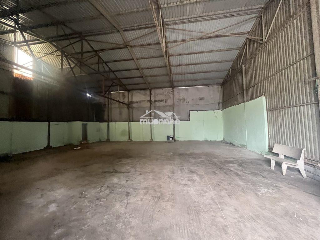 Cho thuê xưởng 200m gần trung tâm y tế dĩ an có 3 pha - 2