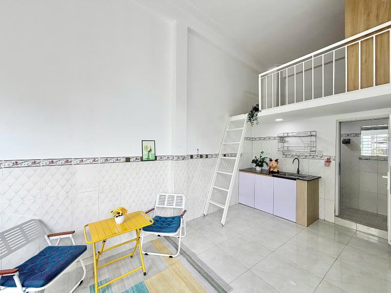 Trống lại 1 phòng có thang máy  full nt kế bên đại học văn hiến 
