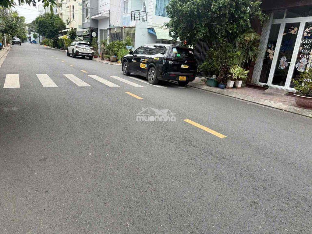 Cho thuê nhà mtnb khu tên lửa dt 4x16 xd 3,5 tấm . giá 15tr - 4