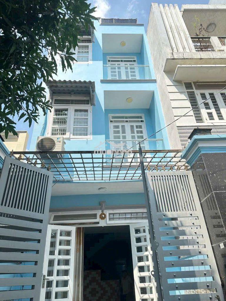 Nhà mới sơn 4pn 4wc hẻm ô tô gần gò vấp dt 4x18m, có sân thượng