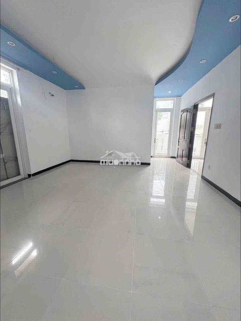 Cho thuê mặt bằng kinh doanh ngay ngã 6 thủ dầu một  - diện tích : 9× - 3