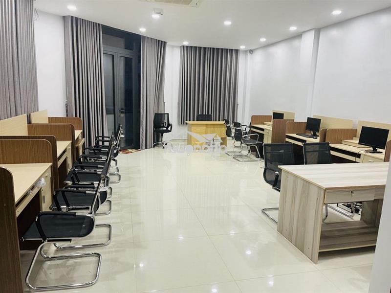 Tầng 2, căn góc 2 mặt tiền 50m2 có thang máy, máy lạnh giá chỉ 9 triệu