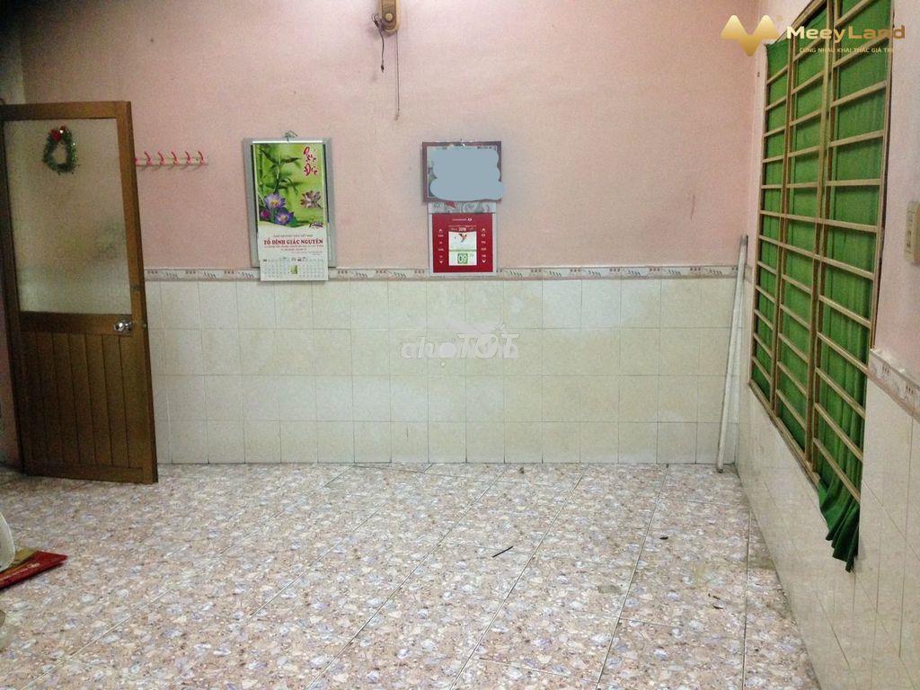 Còn 2 phòng lầu 1 ko nội thất ở 243a/58 hoàng diệu q4 - 2