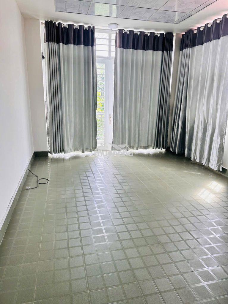 Cho thuê nhà đường thoại ngọc hầu  gẩn uỷ ban quận :4 x 22 m đúc lửng - 3