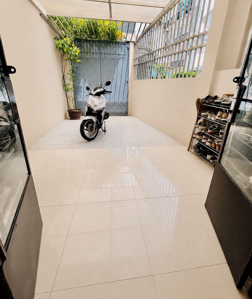 Chính chủ cho thuê 150m2, 3pn, góc ngã 3 hẻm xe hơi - full nội thất - 2