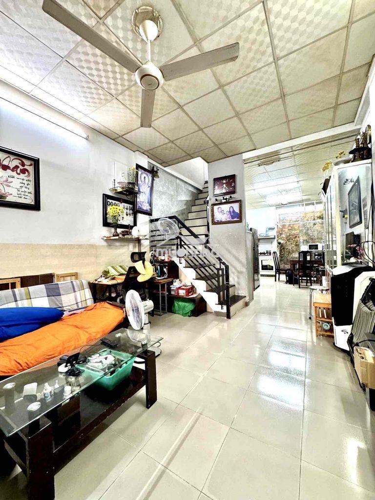 Nhỉnh 6 tỉ -hẻm xe hơi 4 met- cách mặt tiền 200 met- 4❌16 vuông h