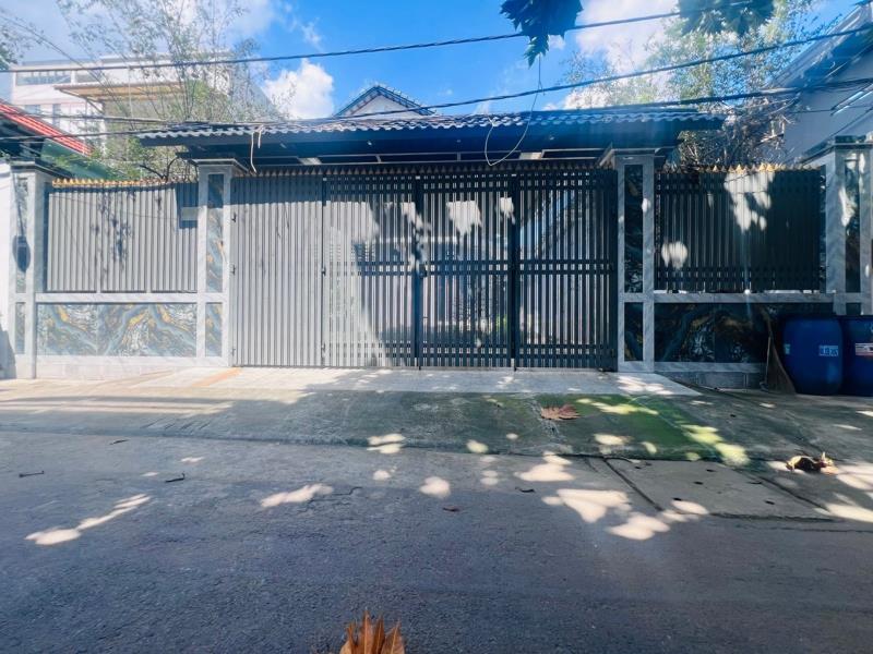Biệt thự 2 tầng và dãy trọ 8.p – đường số 10 lý phục man – q.7 – dt: 17*25m (414m2) – 32 tỷ