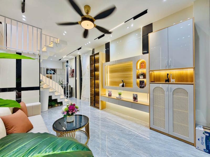 Bán nhà đẹp full nội thất - 2tầng - gần công viên làng hoa - vào ở ngay - 2