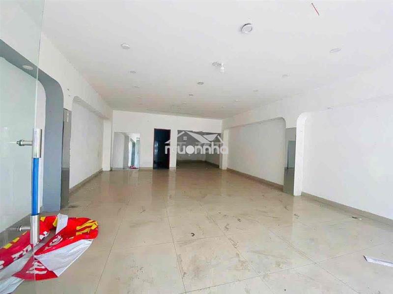 Cho thuê mặt bằng đẹp ngang 6m5  mặt tiền nguyễn ái quốc, biên hòa
