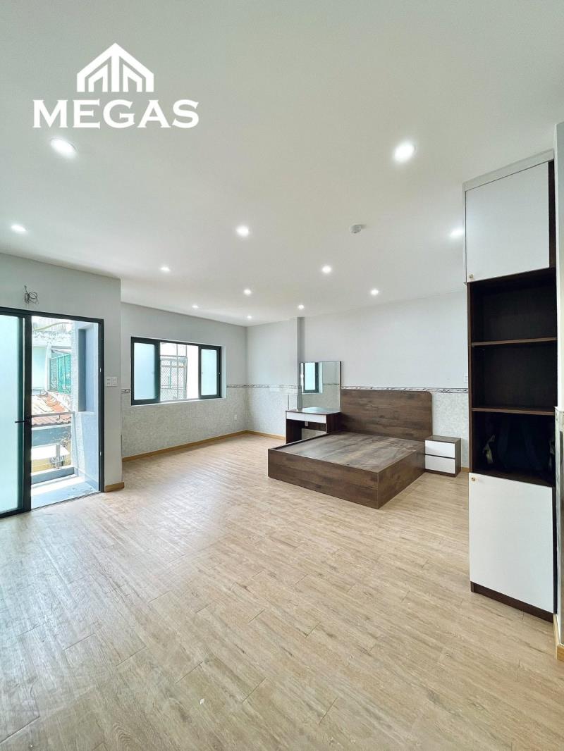 Phòng ban công tách bếp 45m2 mới xây ngay lê đức thọ gv