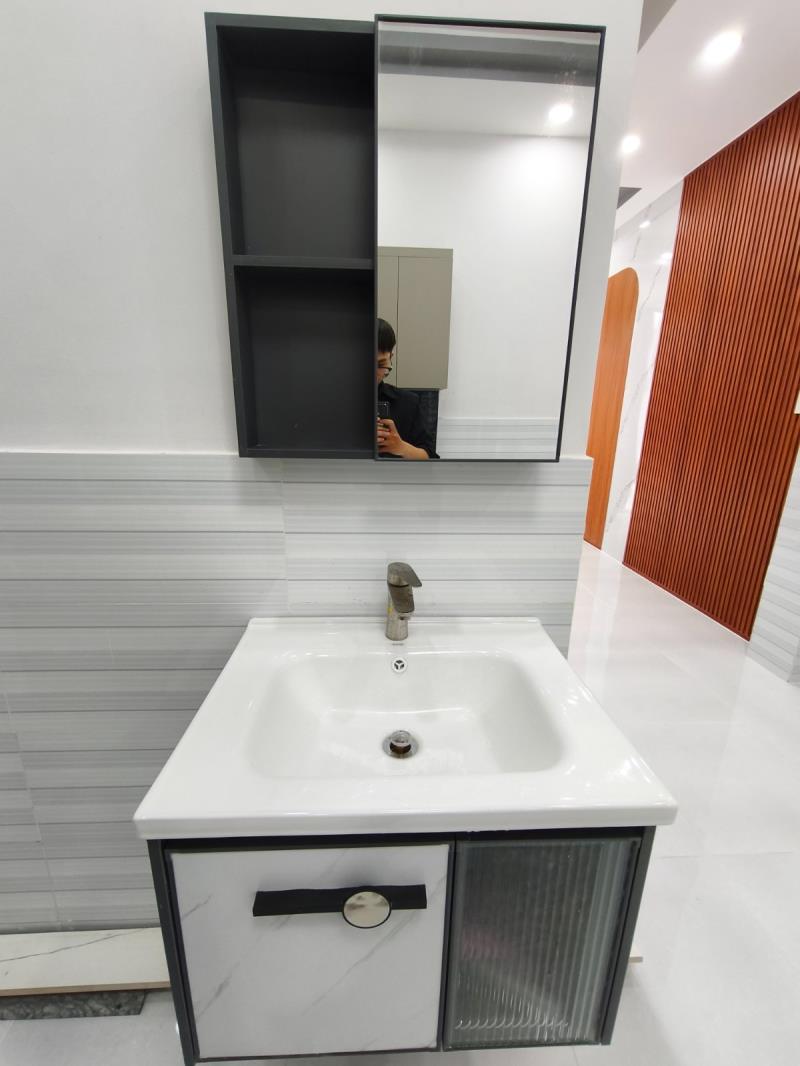 Nhà mới xây hẻm 4m thông có 4pn giá chỉ hơn 5đ - 4