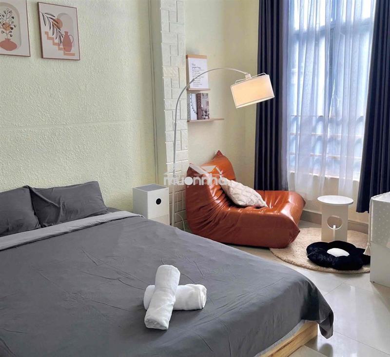 Cho thuê studio tách bếp ban công full nội thất ngay trung tâm quận 1