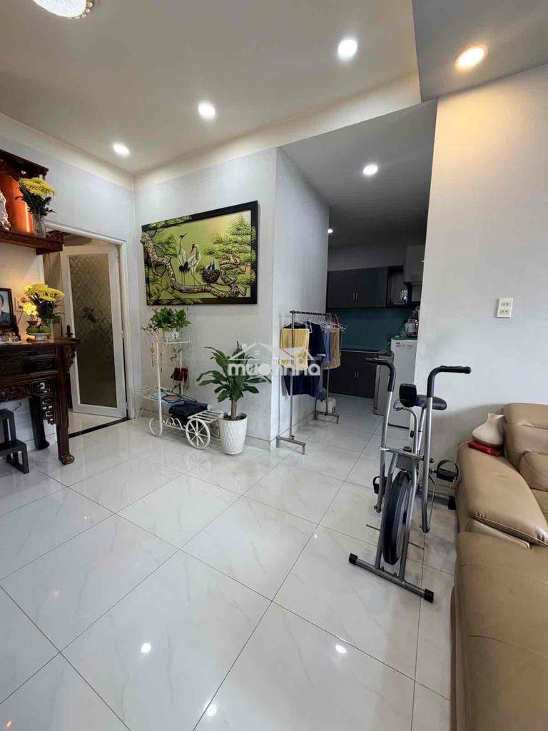 Q5 c/c hùng vương lầu 2 , sát bên bv đại học y dược , nhà mới ken ở ng - 2