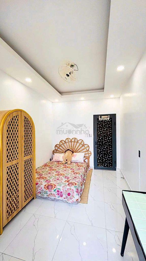 Phòng ban công, cửa sổ full nội thất - máy giặt riêng - nơ trang long - Ảnh 2