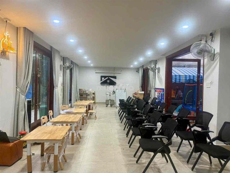 👉👉Cho thuê 35 triệu/tháng–villa 1.000 m²  sân vườn tại phường hiệ