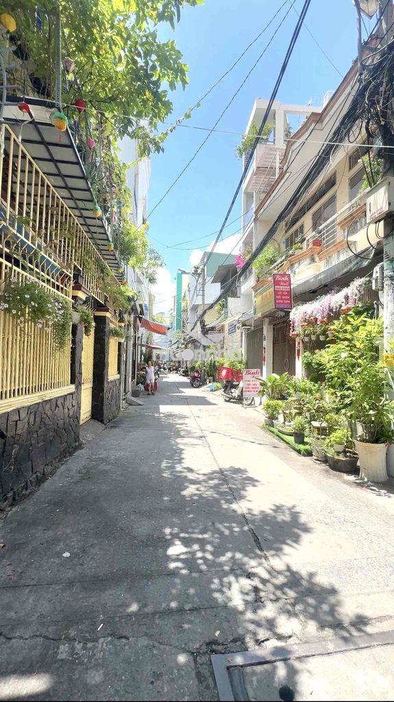 Khu phan xích long sầm uất 3 tầng full nội thất 48m2 ngang 5.5m.