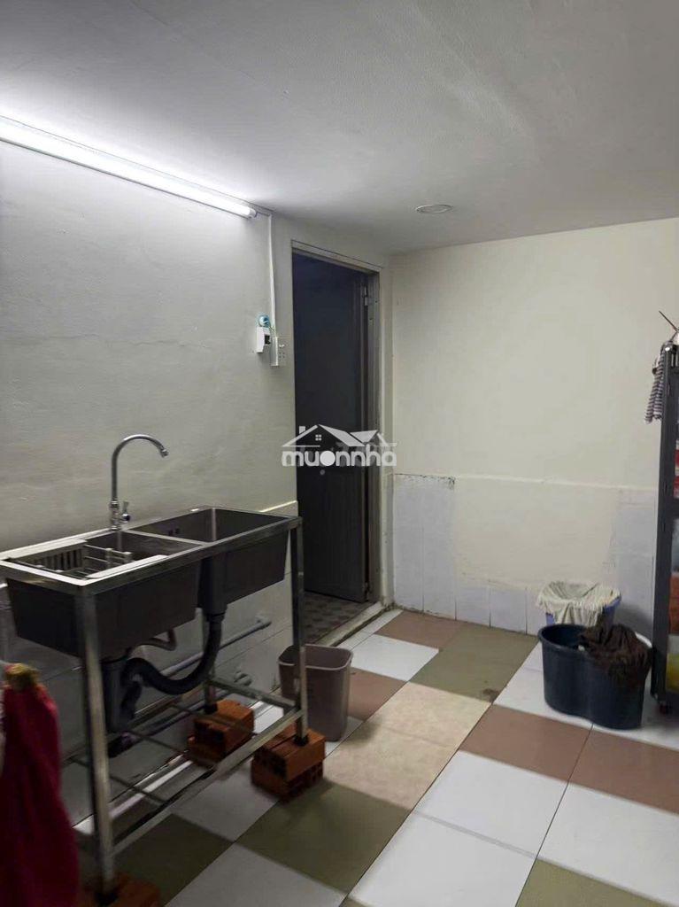 Mặt tiền kinh doanh-chiều sâu 18m-4 tầng-diện tích 250m2-giá:24 tỷ(tl)