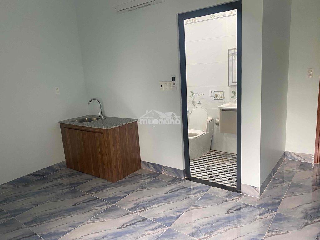 Phòng trọ có nhà vẹ sinh riêng cửa sổ thoáng mát khu vực yên tinh - 4