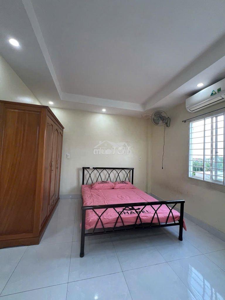 Cho thuê chdv phòng bancony toilet riêng lê văn lương, giá 3.5 - 3