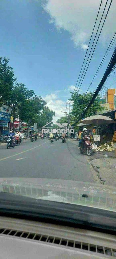 Nhà mặt tiền kinh doanh kế tên lửa, giá hiếm