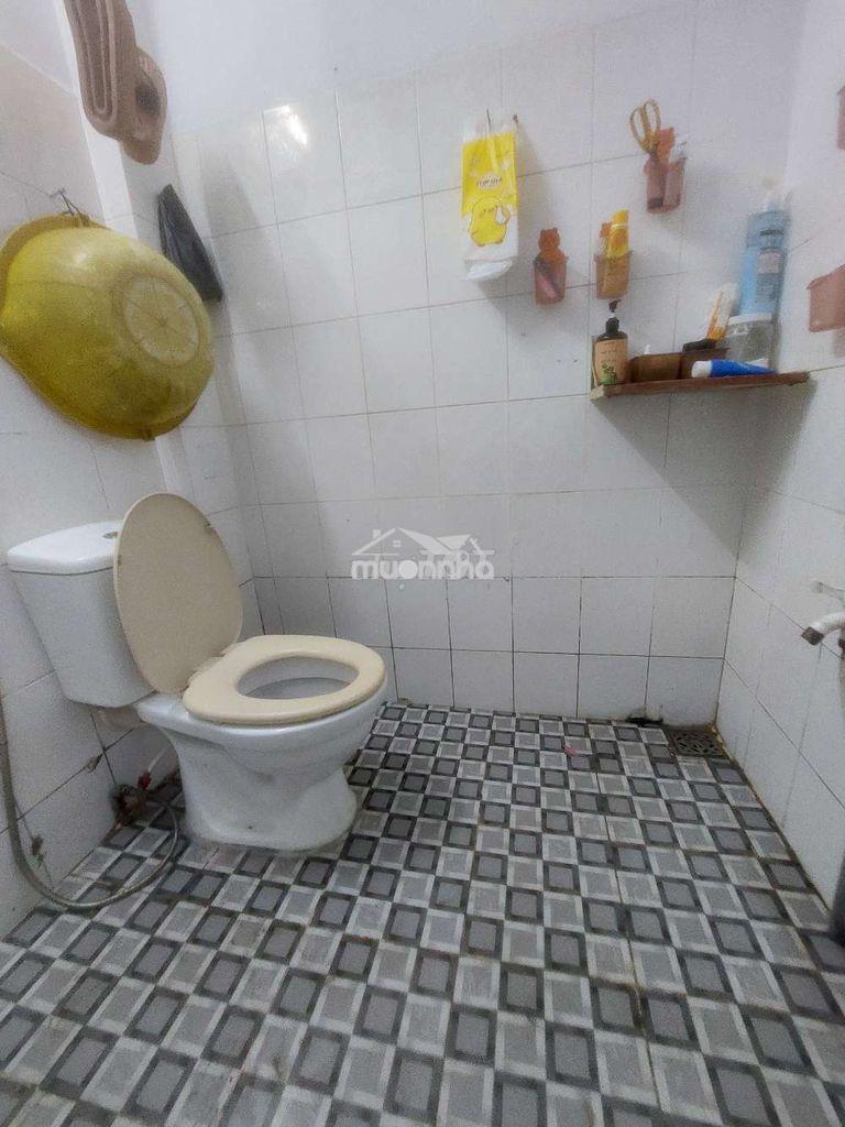 Cho thuê nhà mặt tiền hẽm đường phạm hùng c1  dt.4×16, nhà trệt 1phòng - 4