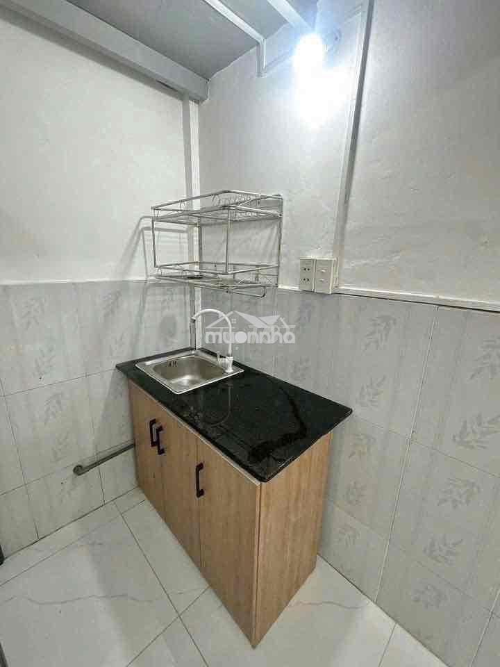 Khai trương nhà mới 80 phòng ngay chợ - 2