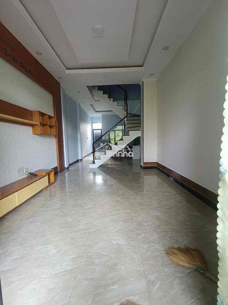 Cho thuê nhà phố khu dân cư 4pn 4wc có nội thất cơ bản - 3