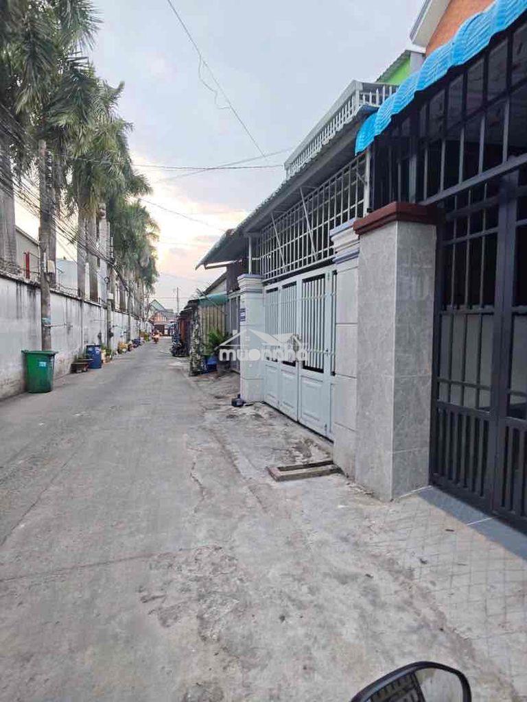 Nhà trệt lầu 2 mặt thoáng thuận giao gần 22/12 giá chỉ 2tỷ880 - 3
