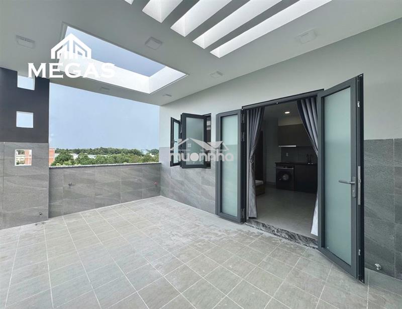 Penthouse ban công - full nội thất - làng đại học