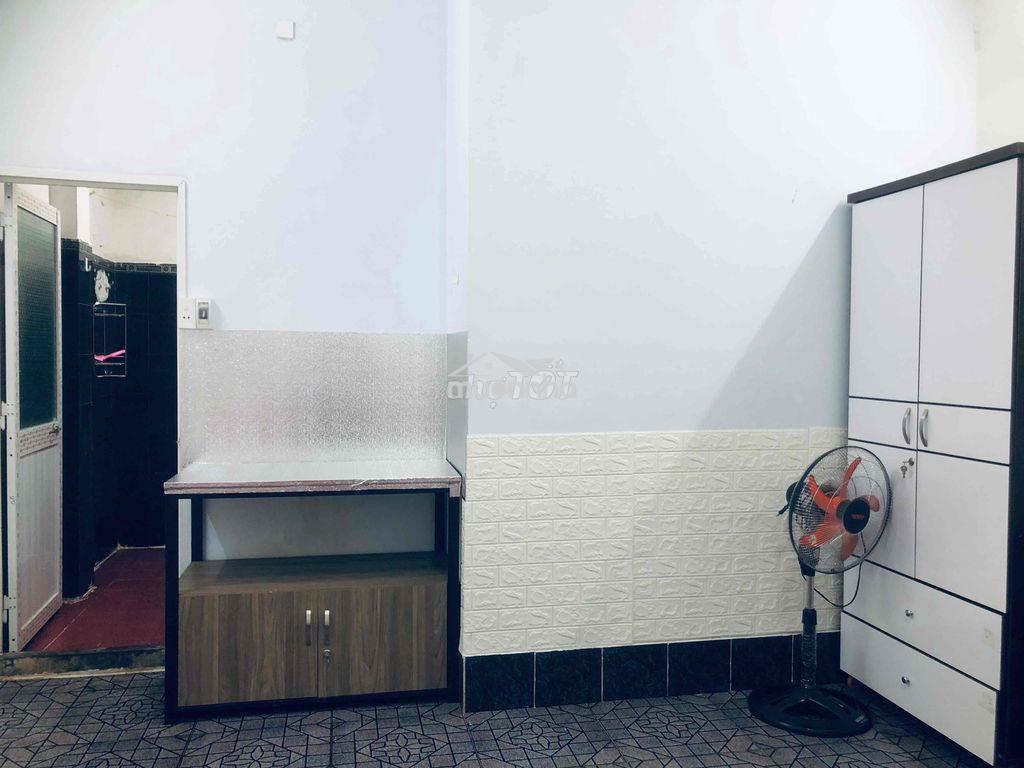 Phòng 24m2 đầy đủ nội thất , máy lạnh , máy giặt , toileet riêng , - 2