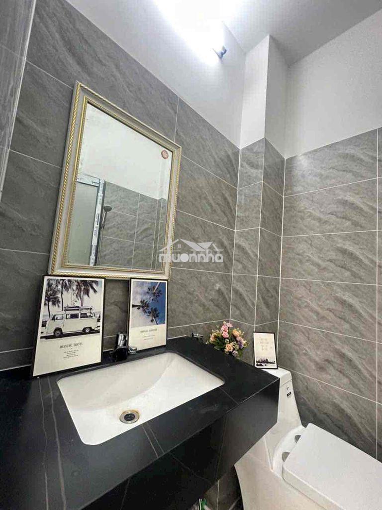 Nguyên căn ngay khu víp bờ rạch - 3pn - 4wc - kd - vp - cty - gia đình - 2