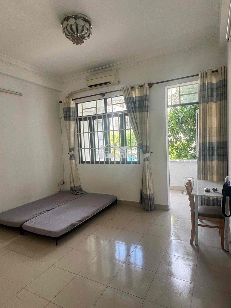 Nhà ngay cổng đại học văn lang (hình thật giá thật)